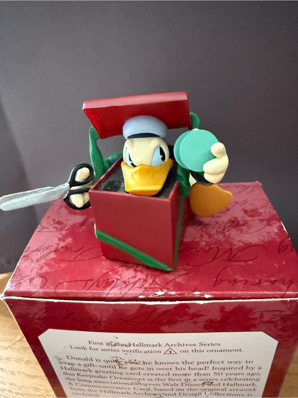 Donald Duck Hallmark Keepsake Ornament 1997 Donald’s Surprising Gift - Picture 6 of 9